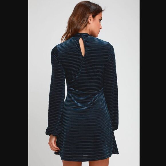 lulus Ticket to Chic Navy Blue Striped Velvet Balloon Sleeve Dress Medium - Picture 2 of 9